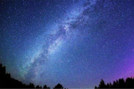 已婚男人暗恋你最准的表现，这三点很反常