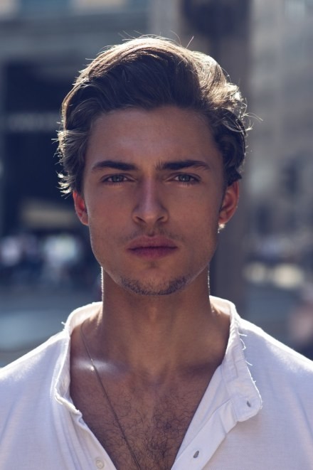 男生怎么变酷酷的气质（怎么变得酷酷的男生）