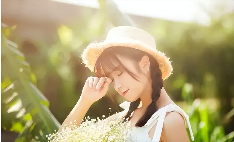 如何让女生主动找你聊天（要记住这八个原则）