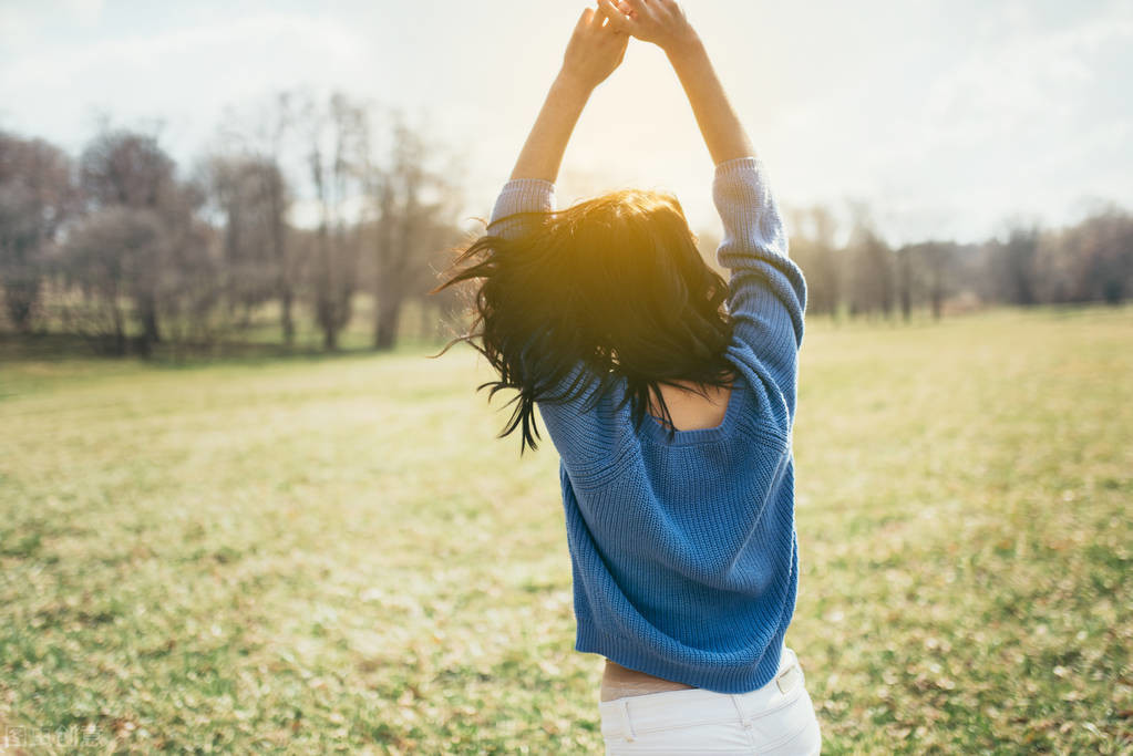 怎样和女生聊天增加好感（四个技巧让她对你好感倍增）