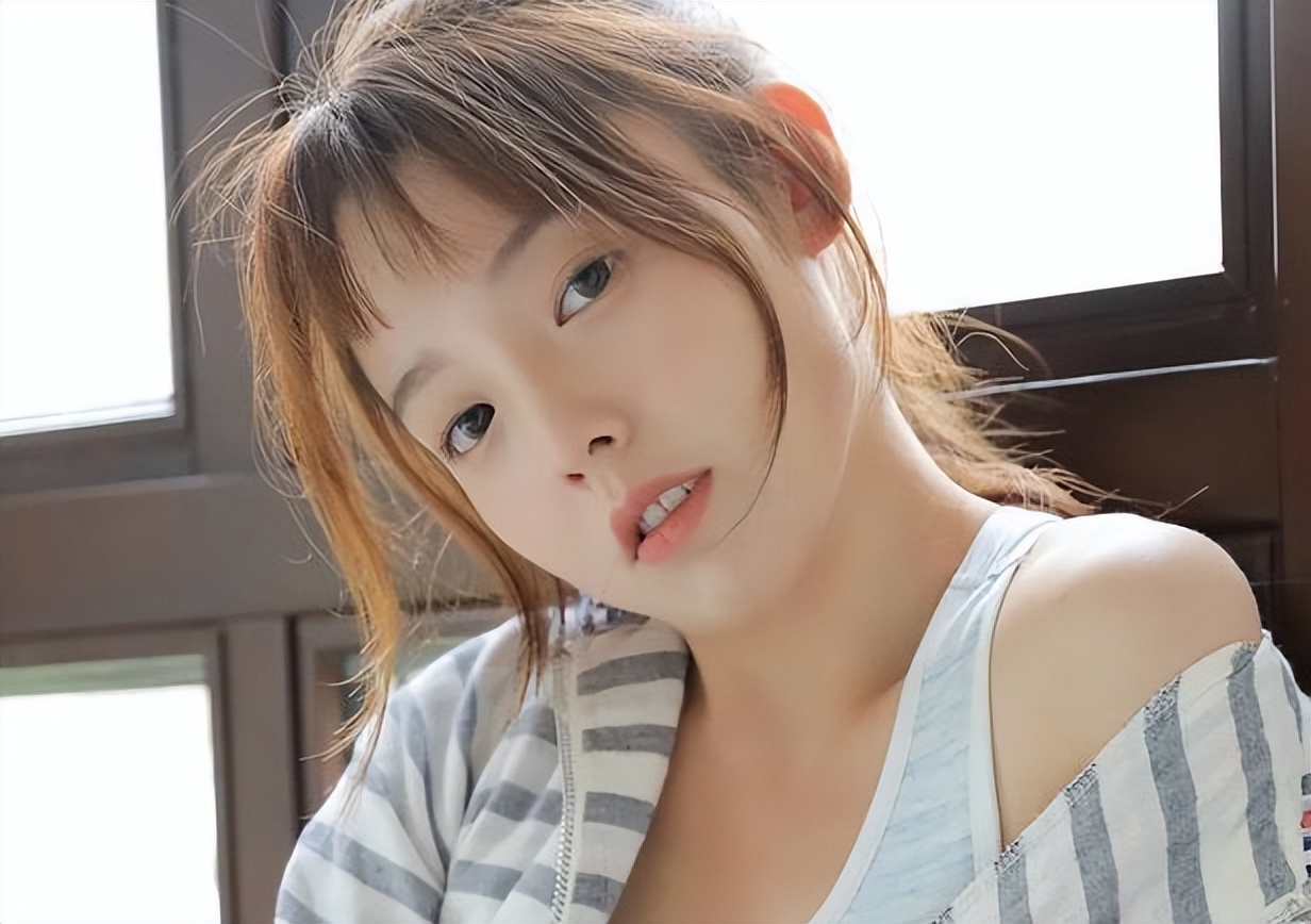 晚上和女生聊天怎么找话题（这些话题能吸引她喜欢）