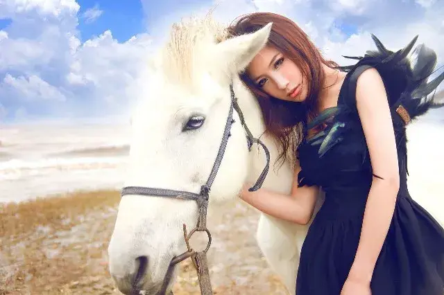 和陌生妹子聊天第一句说什么（教你三个高情商开场白）