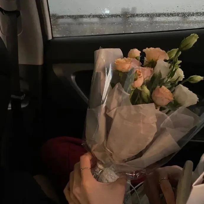 白羊座男生喜欢一个人的迹象（变得爱吃醋了）