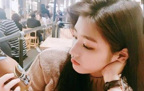 怎么和陌生妹子聊天找话题（2招教能一直聊下去）