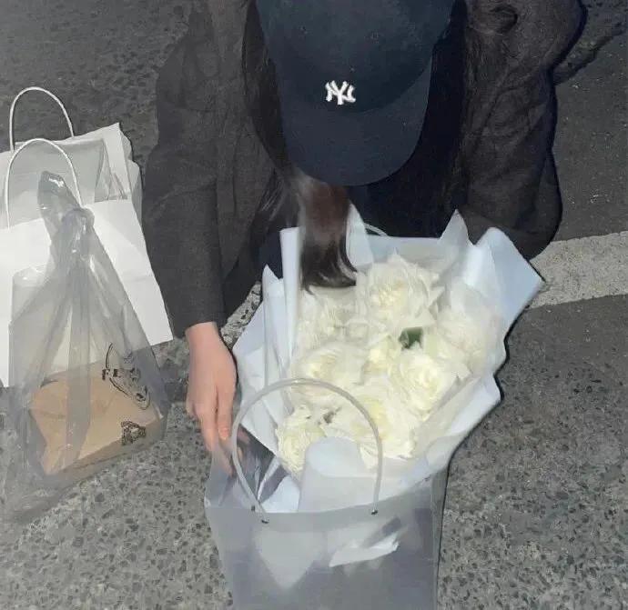 白羊座男生喜欢一个人的迹象（变得爱吃醋了）