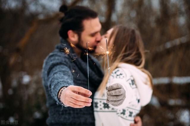 如何和自己喜欢的女生聊暧昧（需要做好这4个技巧）