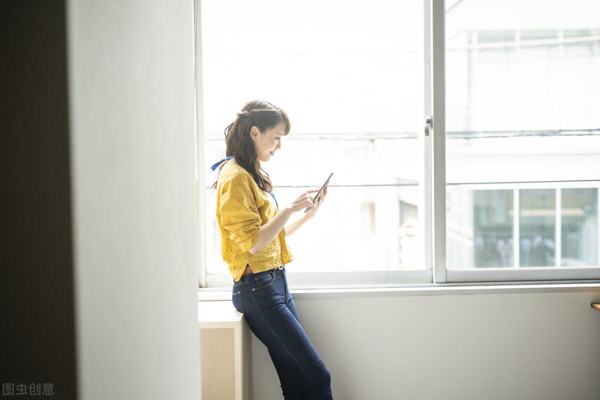 和女孩子微信聊天怎么开头（认识女孩子的开场白）