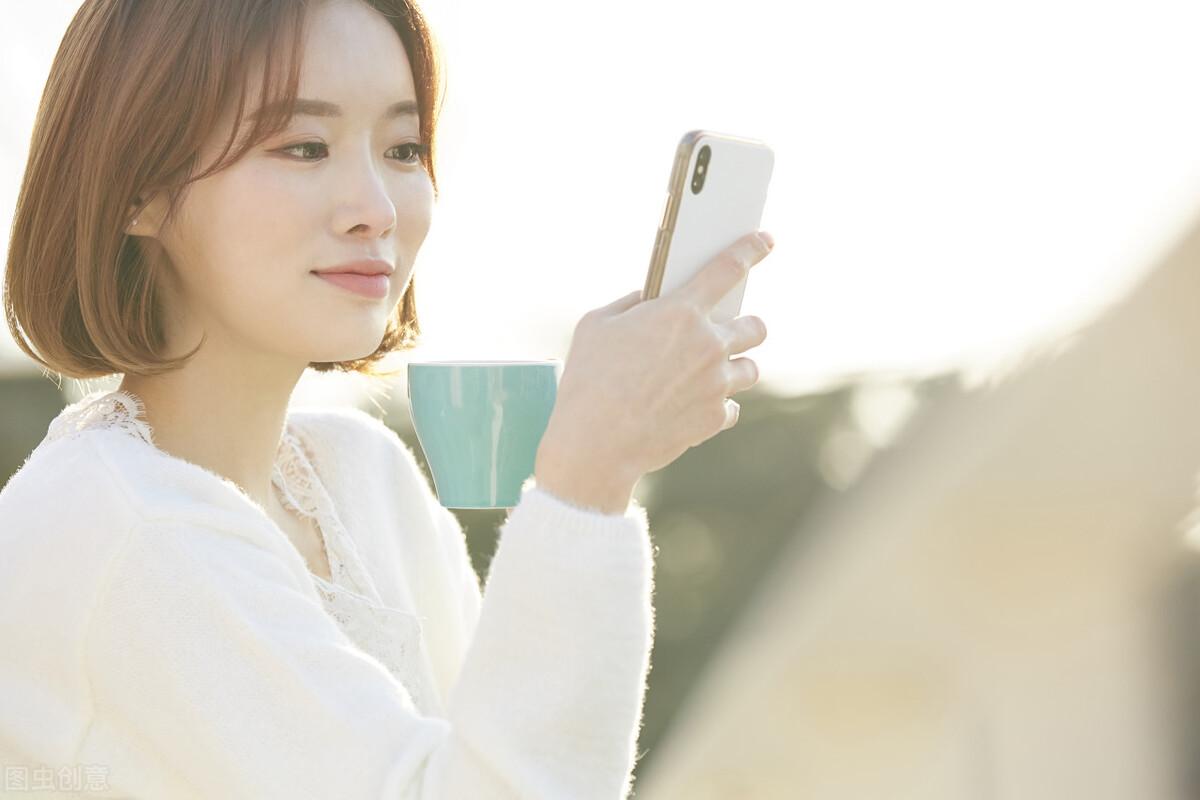 和女孩子微信聊天怎么开头（认识女孩子的开场白）