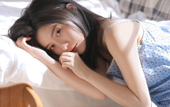 跟相亲女孩微信聊什么（相亲对象刚加微信怎么聊天）