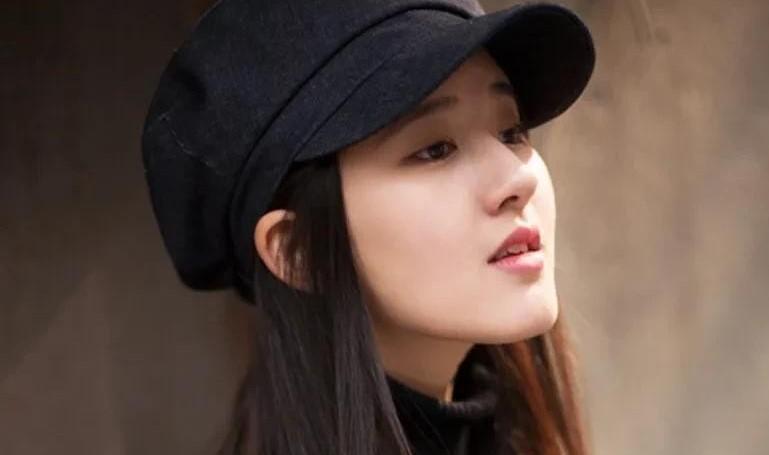 跟相亲女孩微信聊什么（相亲对象刚加微信怎么聊天）