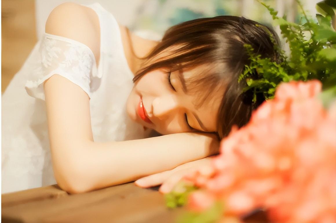 和女生怎么聊天能吸引她的心（掌握这些聊天技巧）