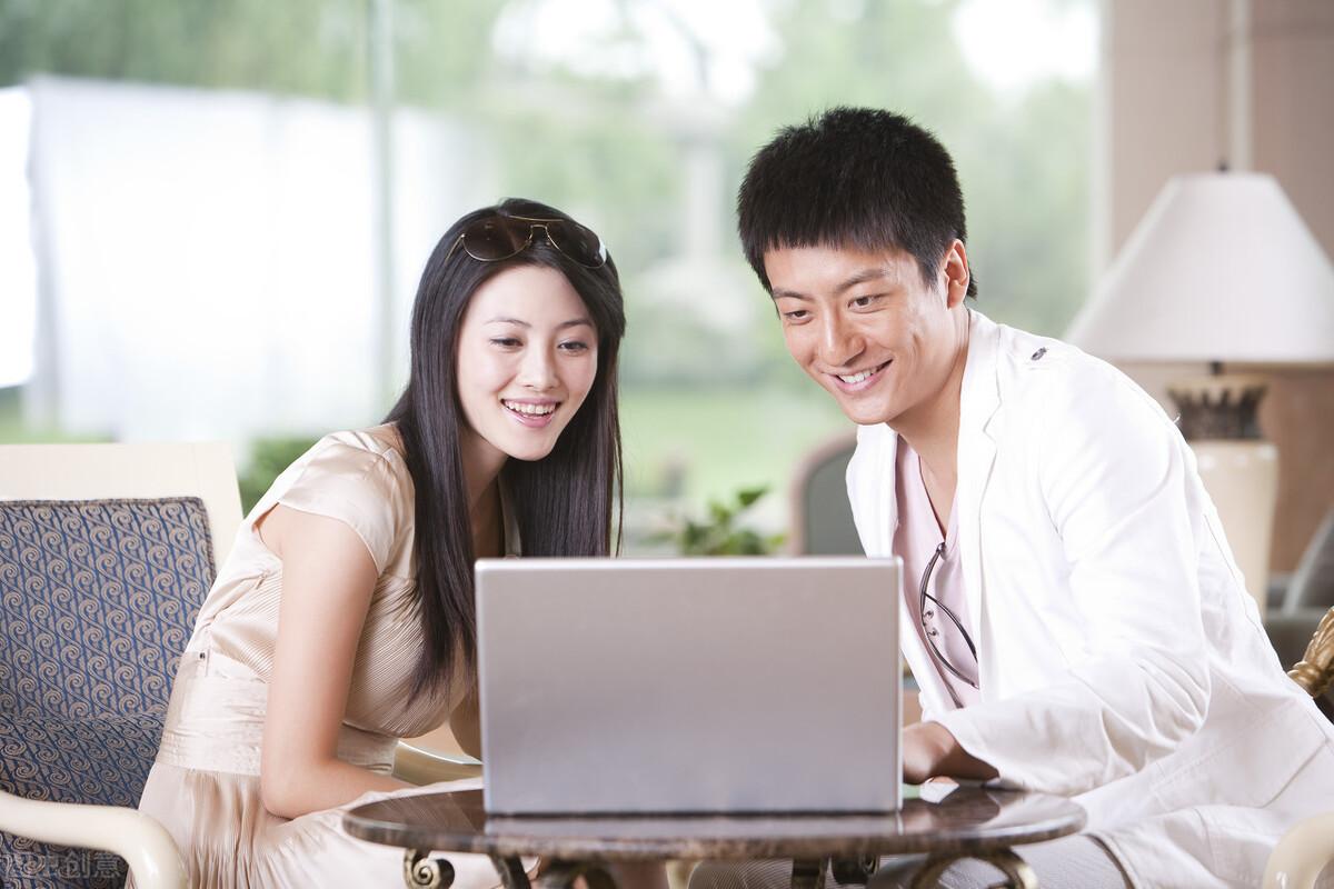 怎么和喜欢的女孩子聊天（直男嘴笨怎么和女孩子聊天）