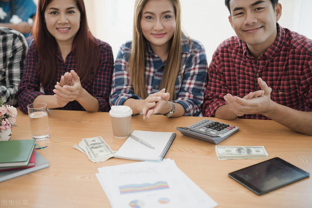 怎么和喜欢的女孩子聊天（直男嘴笨怎么和女孩子聊天）