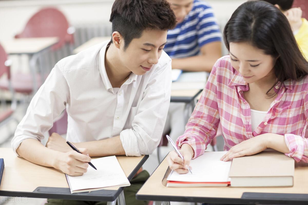 怎么说话才能讨女孩子喜欢（让女生对你产生好感的技巧）