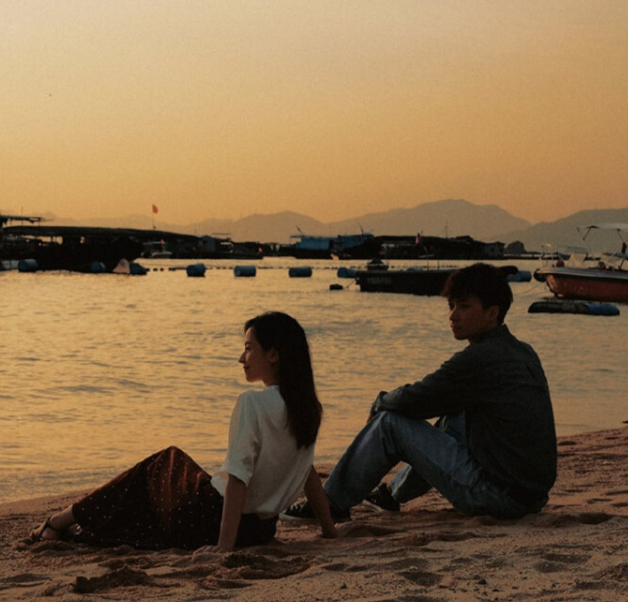 适合给对象留言的甜甜句子（给对象留言的情话短句）