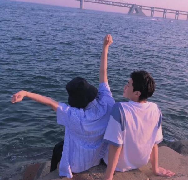 适合给对象留言的甜甜句子（给对象留言的情话短句）