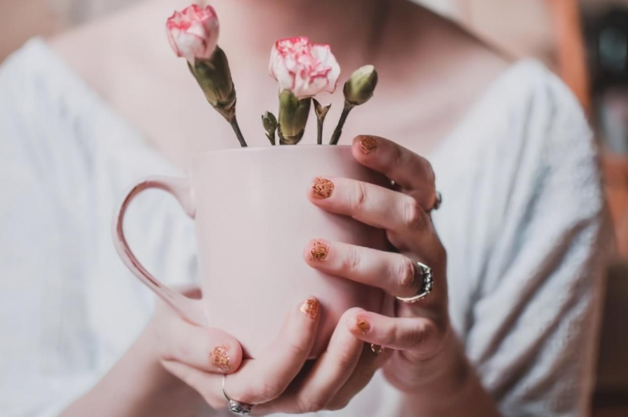 怎么跟男人撒娇（这样撒娇让他越来越爱你）