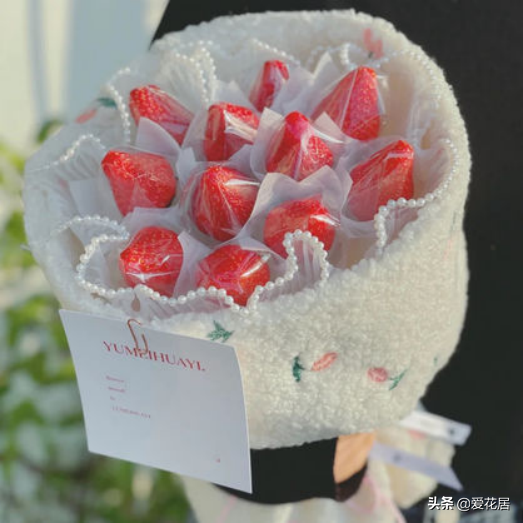 怎么追摩羯座女生（ 追摩羯座女生送什么花好）