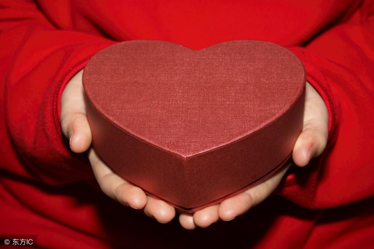 让男生感动到哭的情话（幸福简单的爱情语录短句）