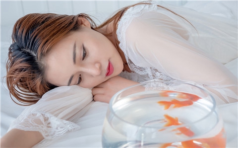 同性之间有好感的表现，你很难了解的三件事