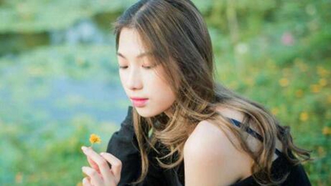 男生种草莓的时候女生该干嘛，不会这几招你可要小心了