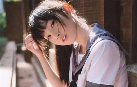 谈恋爱时如何控制好自己的情绪（如何在恋爱中调节情绪）