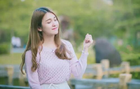 跟在追的女生聊点什么（追女生必备的聊天话题）